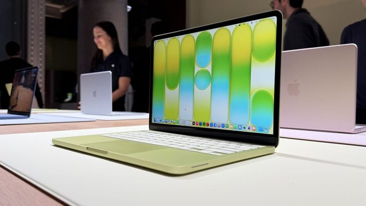 Windows 11 laptop có thực sự vượt MacBook Neo về pin và hiệu năng?