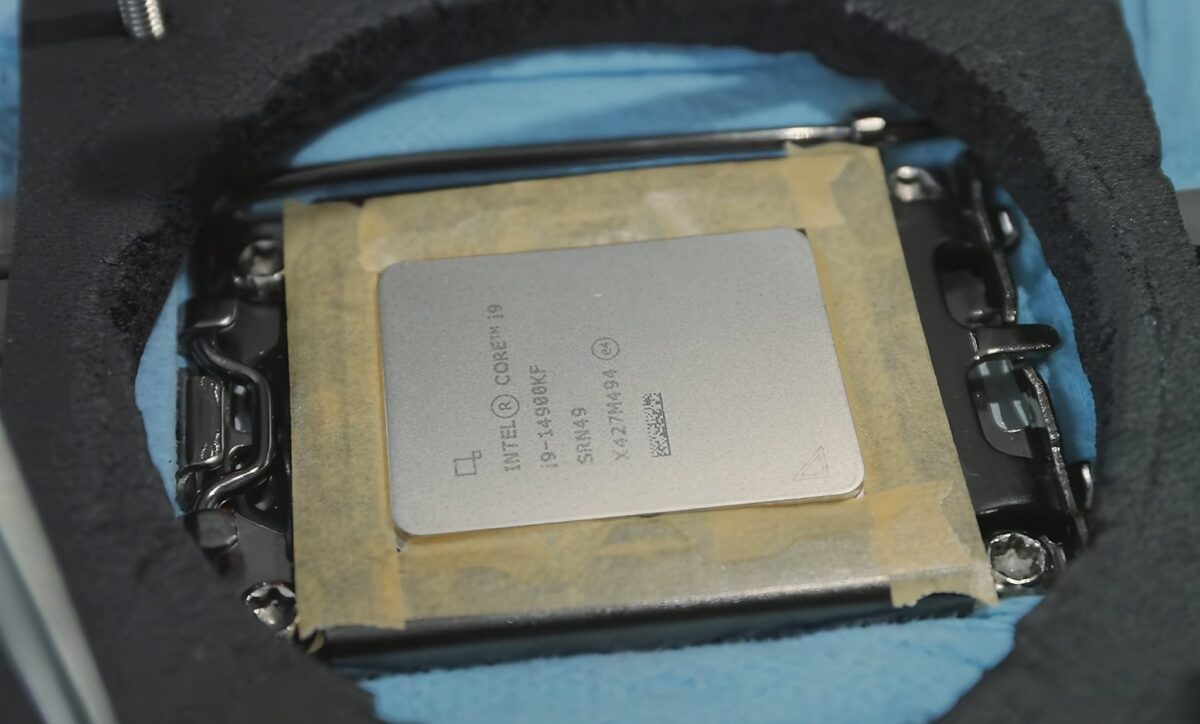 Intel Core i9-14900KF 9.2 GHz lập kỷ lục xung CPU nhanh nhất thế giới