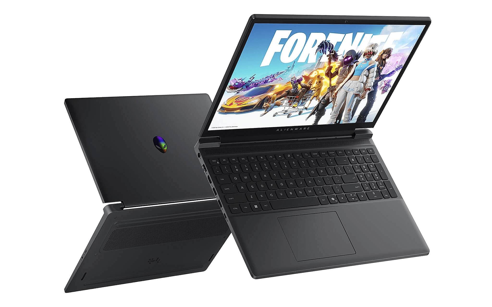 Khu trưng bày laptop tại showroom Hưng Phát cho khách thao tác trực tiếp